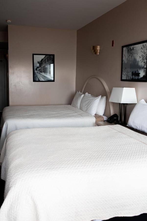 West Bank Inn Celina Экстерьер фото